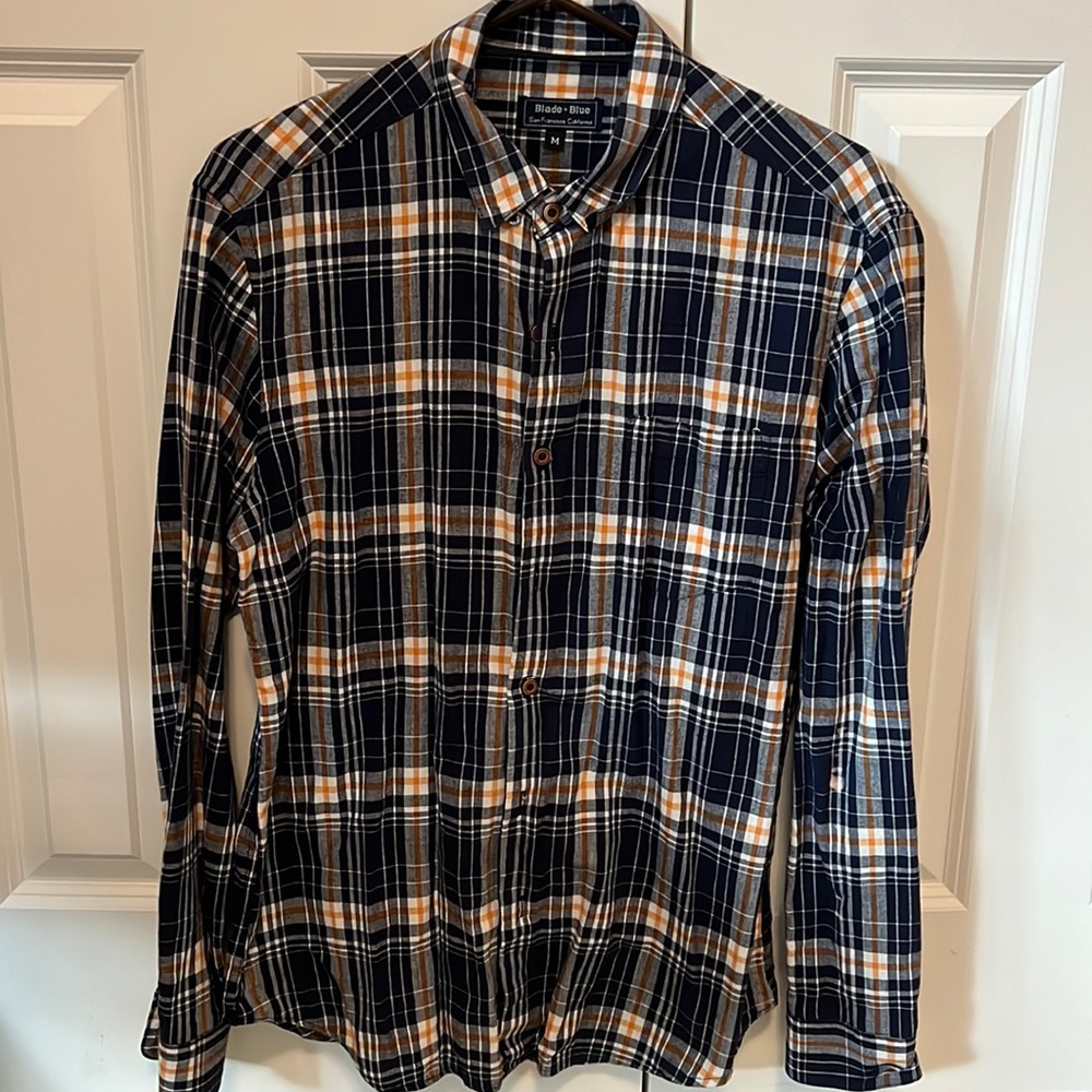 Men’s size M Blade & Blue button down